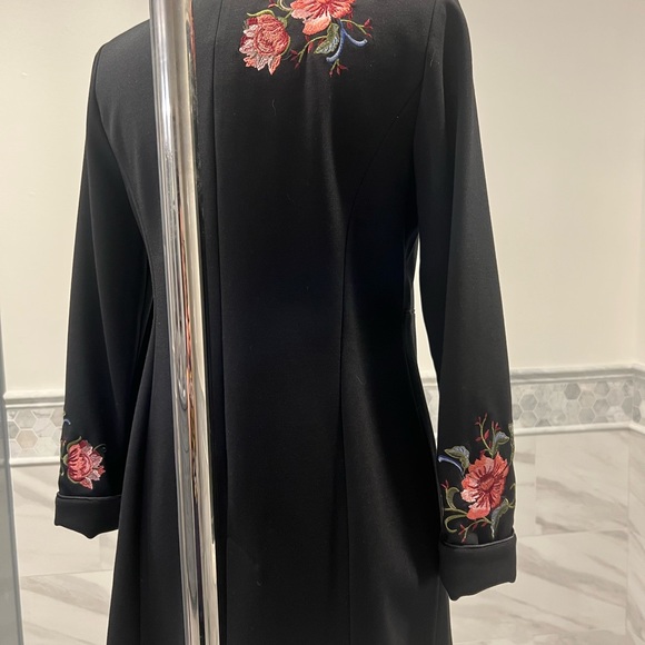 Chico’s Black Embroidered Blazer Jacket Jersey Size Small - Picture 9 of 10